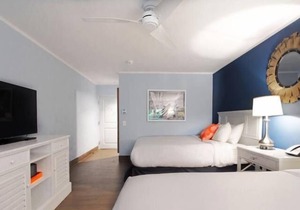 Perfect Getaway! 2 Spacious Units, Pool, Tennis, Parking, Near Beach