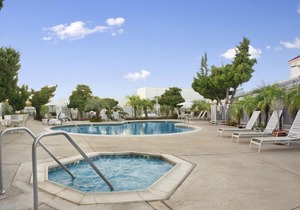 Ramada 3x2D in Torrance