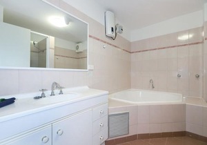 West Beach Lagoon 206 Great Value