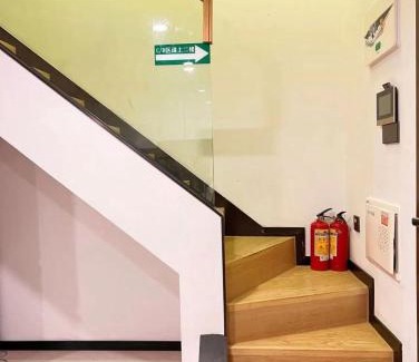 Longhua District Hostel | 蓝奋斗者男生青旅-深圳北站店