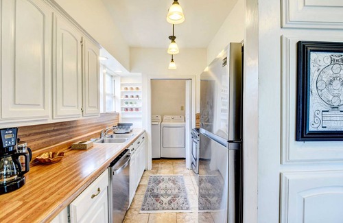 Oak Cliff House | 101 m² House ∙ 2 bedrooms ∙ 5 guests