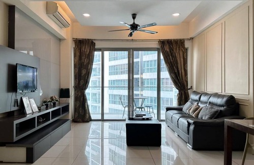 Chow Kit Apartment | 111 m² Apartment ∙ 3 bedrooms ∙ 16 guests