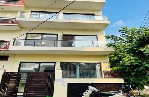 Sushant Lok Apartment | 134 m² Apartment ∙ 9 guests
