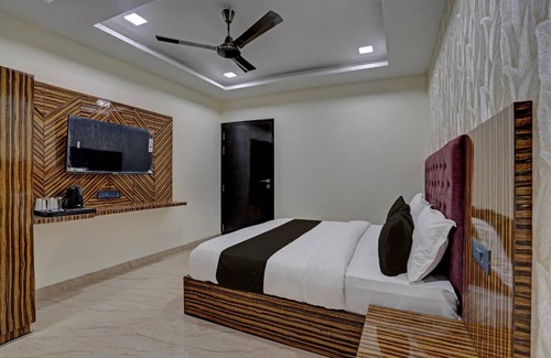 Allahabad Hotel | 14 m² Hotel ∙ 3 guests