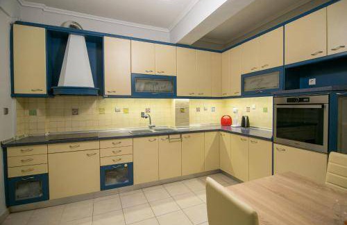 Serres Villa | 200 m² Villa ∙ 4 bedrooms ∙ 10 guests
