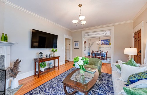 Winston - Salem House | 203 m² House ∙ 4 bedrooms ∙ 10 guests