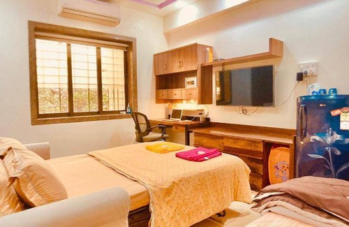 Prabhadevi Bed & Breakfast | 25 m² Bed and breakfast ∙ 4 guests