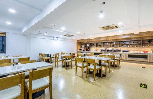 Jianggan Hotel | 25 m² Hotel ∙ 4 guests