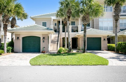 American Beach House | 260 m² House ∙ 4 bedrooms ∙ 8 guests
