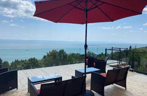 Cap-a-l'Aigle Bed & Breakfast | 279 m² Bed and breakfast ∙ 6 bedrooms ∙ 13 guests