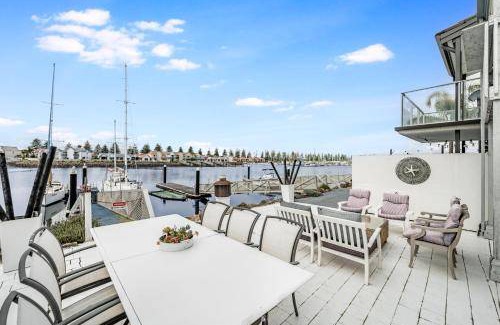 North Haven Apartment | 300 m² Apartment ∙ 3 bedrooms ∙ 6 guests