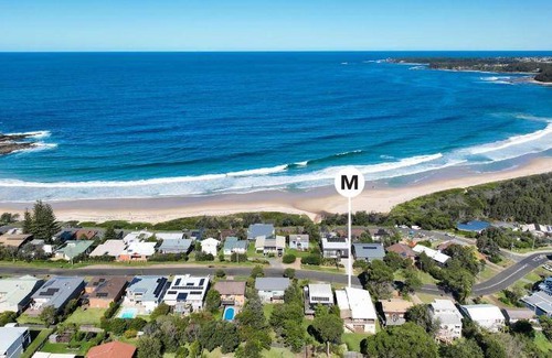 Mollymook Beach House | 350 m² House ∙ 5 bedrooms ∙ 10 guests