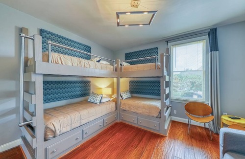 Old West Broad Neighborhood House | 360 m² House ∙ 7 bedrooms ∙ 14 guests