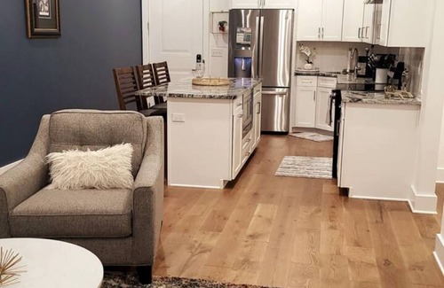 Inglewood Condo | 3Bed-3BA Luxury Condo-Gym-Rooftop Deck-No Steps-WIFI-Granite-Selfie Wall-Opry