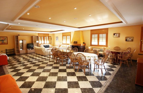 Baza House | 625 m² House ∙ 7 bedrooms ∙ 6 guests
