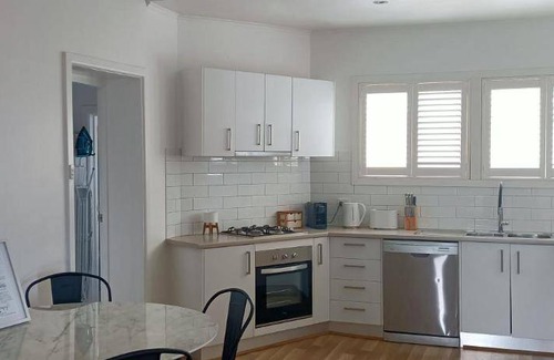 Quarry Hill House | 98 m² House ∙ 2 bedrooms ∙ 5 guests