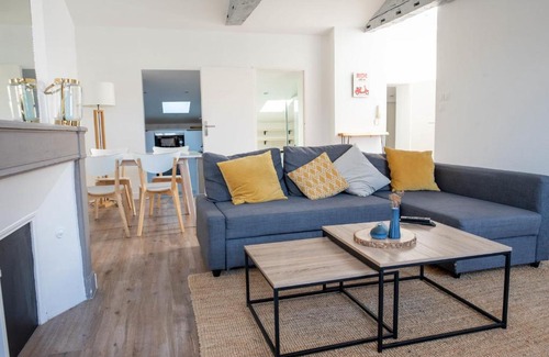 Hotel de Ville - Quinconces Apartment | Charming Cocoon For 2 In Bordeaux!