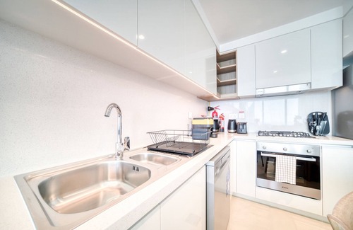 Za'abeel 2 Apartment | Classy Downtown 2BR w/City View Balcony