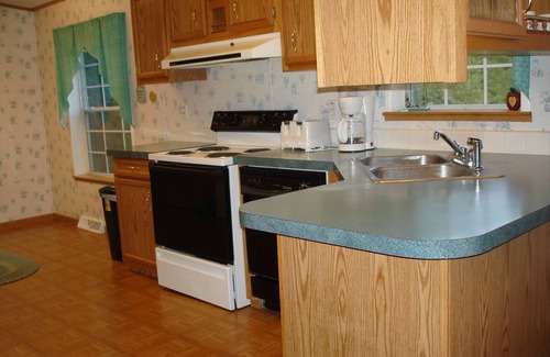 Farrandsville House | Cozy 3 bdrm country home BIG YARD and campfire area