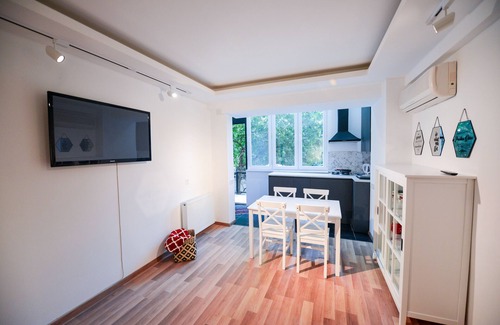 Saburtalo Apartment | Cozy apartment near Pekini avenue with yard/Patio
