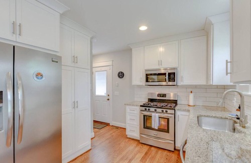 Inglewood Apartment | East Nashville Paradise - Large Backyard