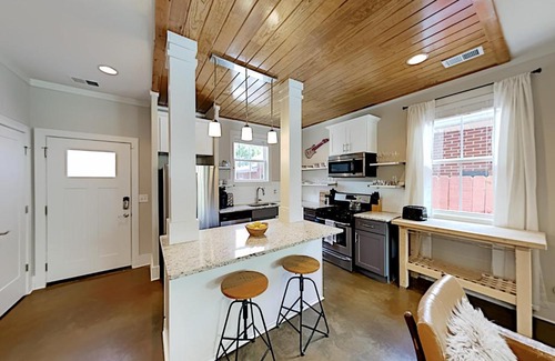 Nashville House | Herman Castle