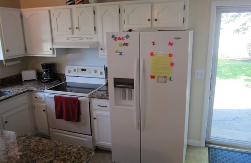 Eastward Look House | IMMACULATE HOUSE-WI FI, A/C, SLEEPS 12, 3 FULL BATHS, WALK TO BEACHnAUG 2-9 OPEN