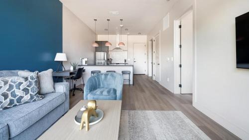 Inglewood Apartment | Landing Stunning 1BD Rooftop Lounge
