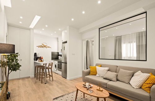 Larnaca City Centre Apartment | Lazuli Hermes Apartments