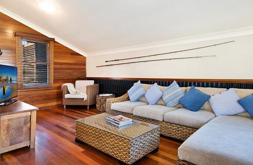 North Creek Apartment | Little Green Beach House