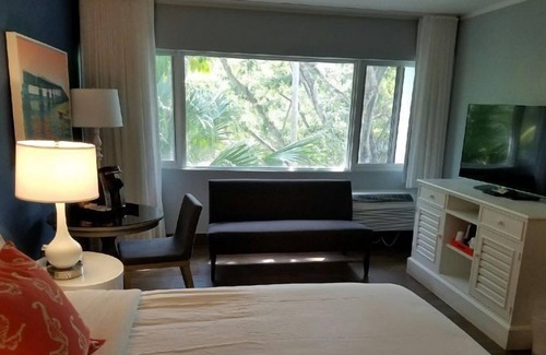 Marathon Resort | Making The Best Memories Along The Way! 2 Comfortable Units, Pool, Free Parking