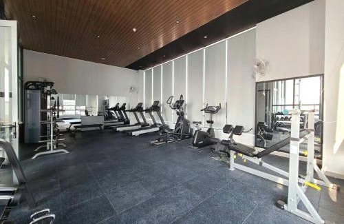Chamkar Mon Apartment | Modern Apartment with Rooftop Pool & Gym