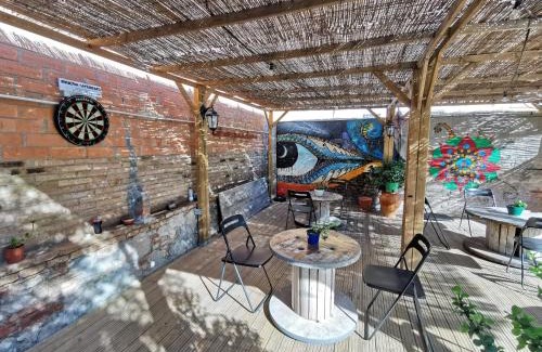El Prat de Llobregat Hostel | Mucha Masia Hostel Rural Urba