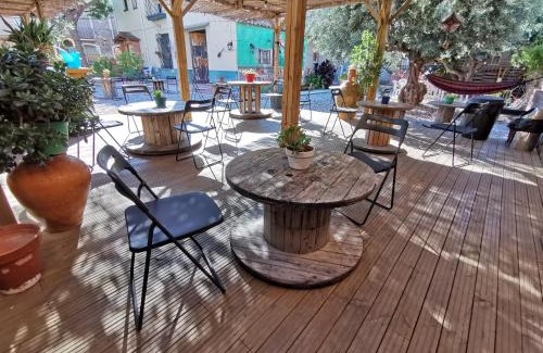 El Prat de Llobregat Hostel | Mucha Masia Hostel Rural Urba
