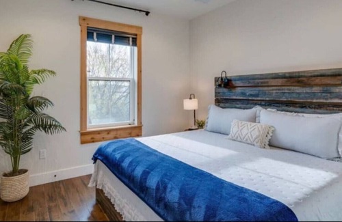 Hadley - Washington House | Newest Nashville · Perfect Home Downtown!