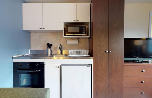 Eastward Look Hotel | Scarborough Beach Motel
