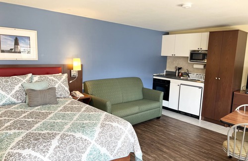 Eastward Look Hotel | Scarborough Beach Motel