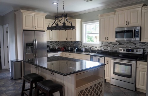 Edgehill House | Spacious property, perfect for large group trips - 5 minutes to Broadway