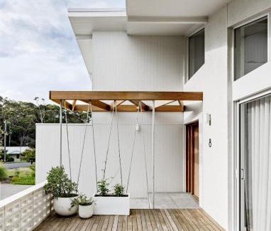 Mollymook Beach House | The Loft @ Mollymook 70s Beach House