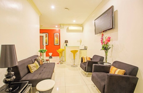 Pio del Pilar Hostel | Townhouse OAK Makati Manila Near PNR Pasay Evangelista formerly VIP Suites