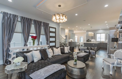 Buena Vista House | Treat Yourself To Luxury! 2 miles from Downtown with Private Pool!