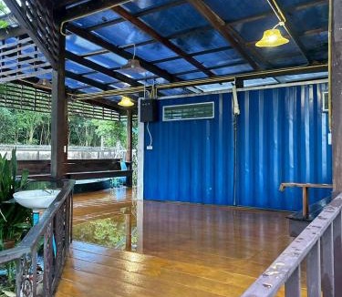 Khu Khot House | บ้านสวนริมน้ำ