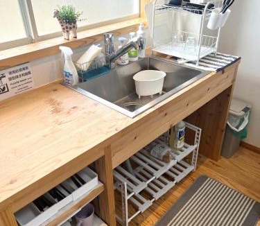 Mikawamachi Apartment | オレンジコーポ 202号室