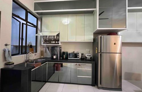 Kluang House | 简 民宿 居銮绿园 J Home Kluang Indah