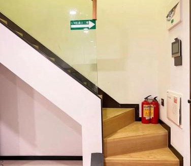Longhua District Hostel | 蓝奋斗者男生青旅-深圳北站店