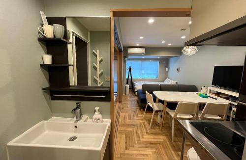 Akasaka Apartment | 赤坂マンスリーマンション