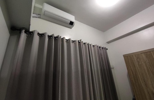 Barangay 76 Apartment | 1 bedroom w/ Balcony, 120mbps internet & Netflix.