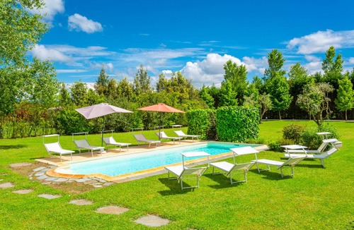 San Giuliano Terme Villa | 100 m² Villa ∙ 7 bedrooms ∙ 14 guests