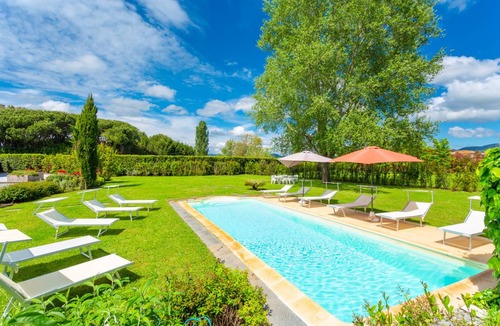 San Giuliano Terme Villa | 100 m² Villa ∙ 7 bedrooms ∙ 14 guests