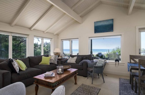 Cannon Beach House | 163 m² House ∙ 4 bedrooms ∙ 9 guests